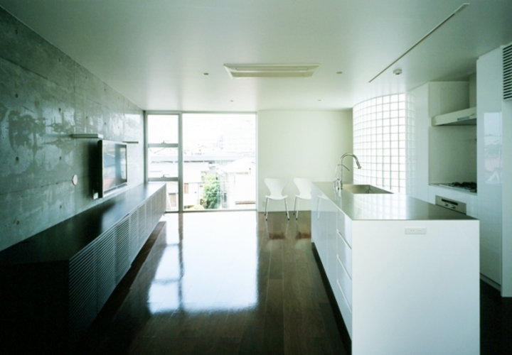 家族の顔と景色がよく見えるLDK