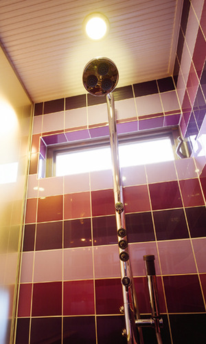 スタイリッシュなシャワーヘッド