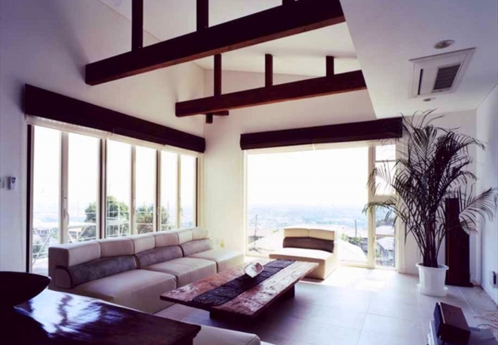 絶景を眺める大きい窓