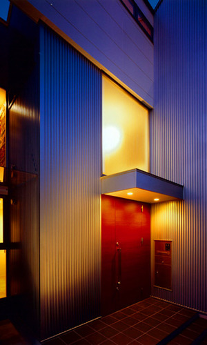 夜の玄関アプローチ