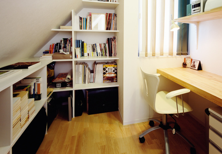 収納スペースをつけた勉強部屋