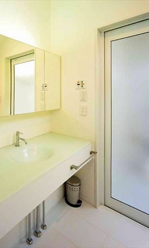 すっきり広々とした洗面台