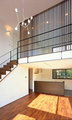 窓からの光が存分に入る部屋