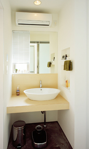 コンパクトにまとめた洗面スペース