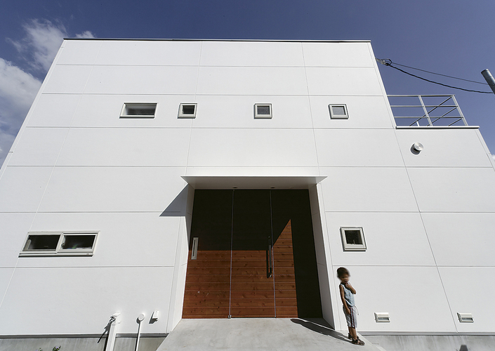 光と風が吹き抜ける住宅