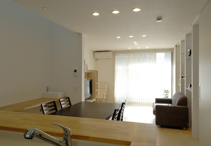 家族が必然的に集まるように、LDKを中心に計画された室内