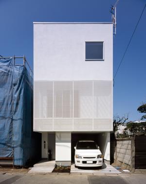 透ける白のお家