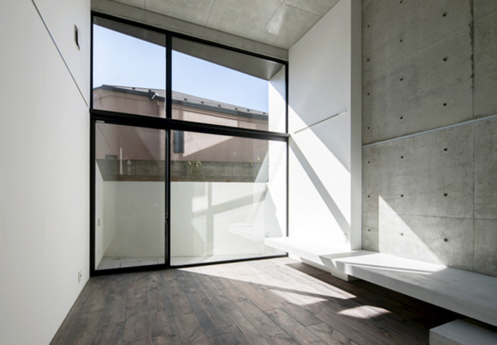 3.8Mの天井高のリビング