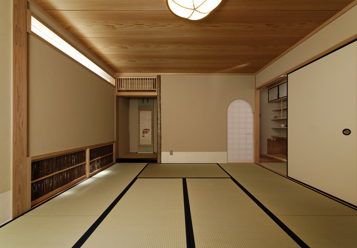 茶道を行うために作られた、落ち着いた本格的な茶室