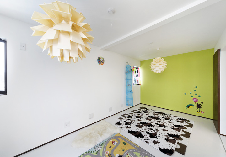 子供の成長とともに変化できる、ポップでモダンな子供部屋