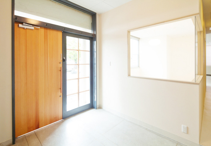 1F 事務所　玄関　内部