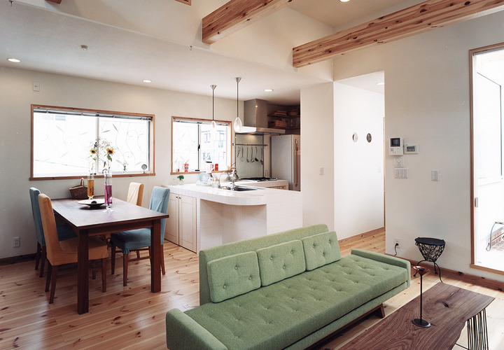 経年変化により「あじ」になるのが楽しみな、無垢のフローリング