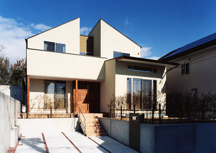 街と調和されたデザイン住宅