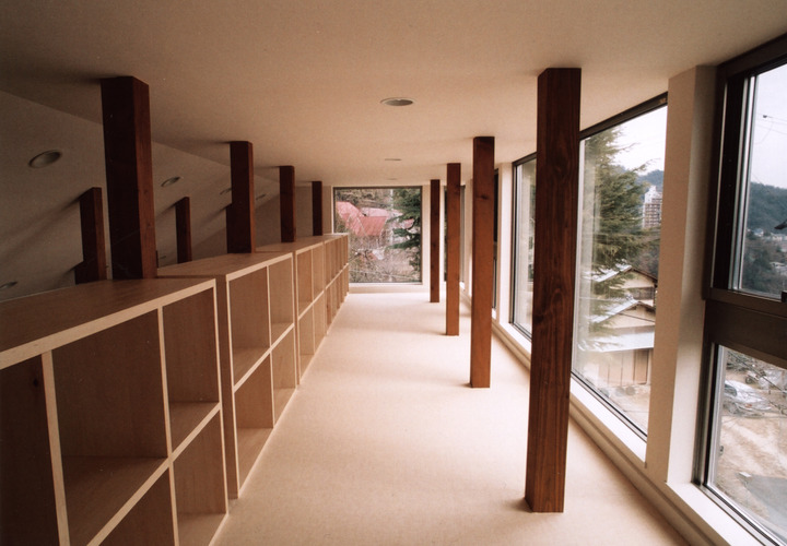 最高の眺めが楽しめる、収納力のある子供部屋のロフト