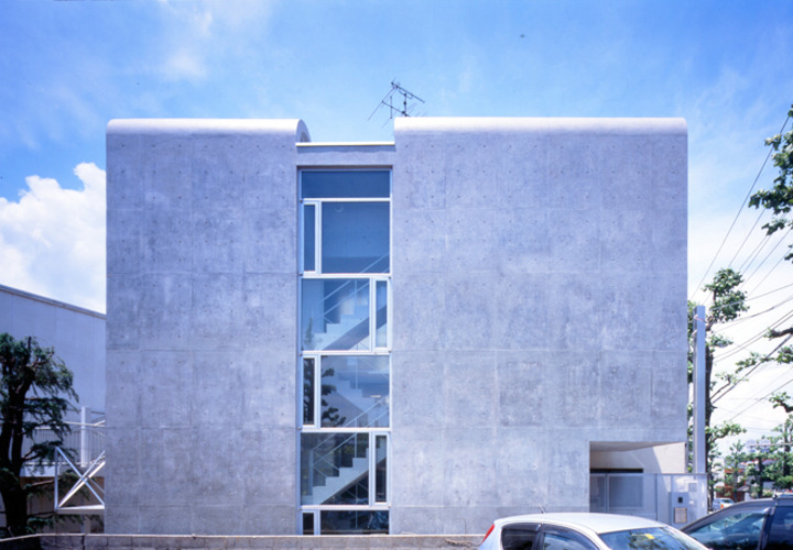 RC造の力強い外壁