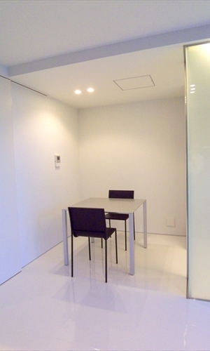 ダイニングスペースとキッチン