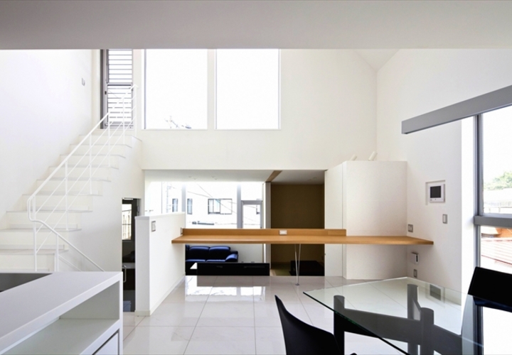 スキップフロアで構成されるリビングダイニングルーム