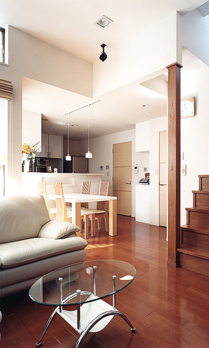 天井高に段差をつけ、立体的な空間を作ったＬＤＫ