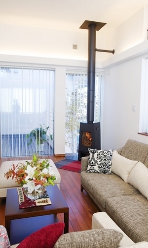 家の中心にはこだわりの薪ストーブ