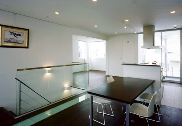 リビングから子供部屋を見る