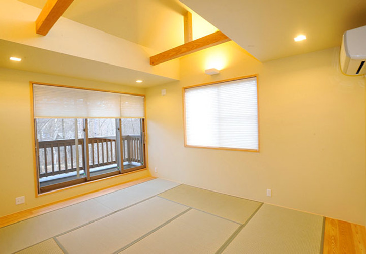 間接照明の明るいモダン和室