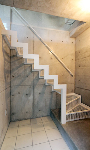 RC打ち放し。ペットと暮らす家