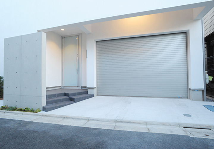 スタイリッシュなエントランススペース