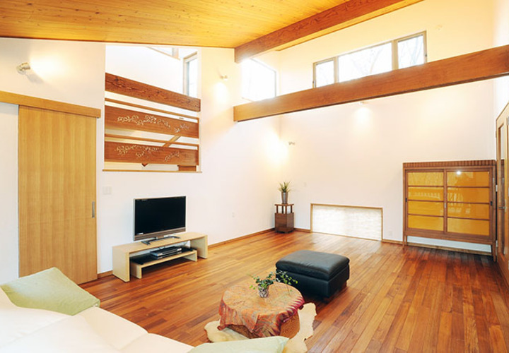 自然素材の広々リビング