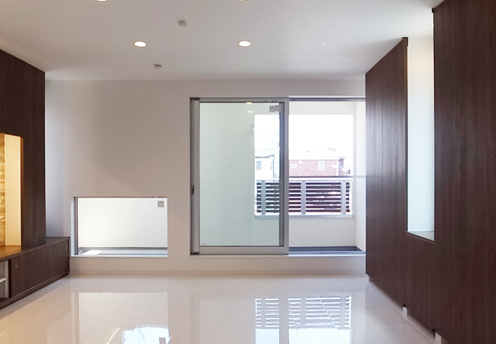 インナーバルコニーを併設したプライバシーが守られたLDK