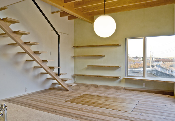 掘りこたつを中心に家族みんなが集う空間(2)