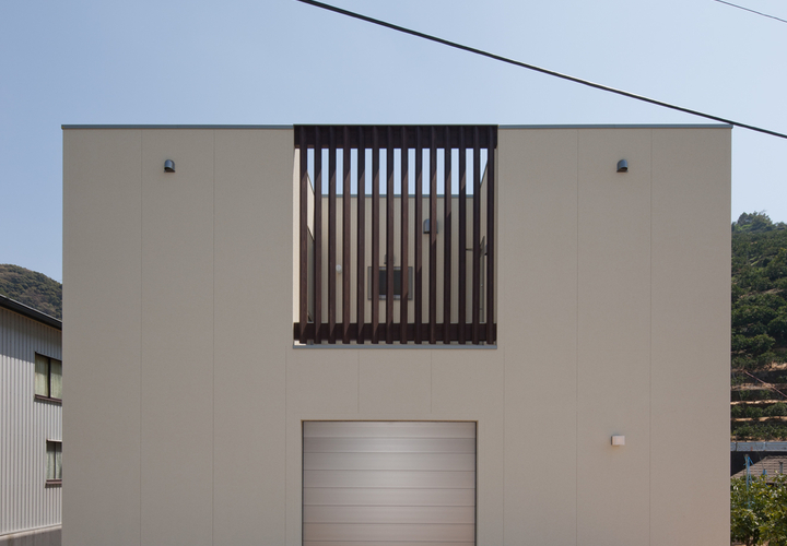 外観　2（搬出入口）