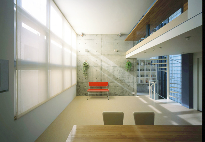 エレベータを利用し車椅子で移動できるLDK