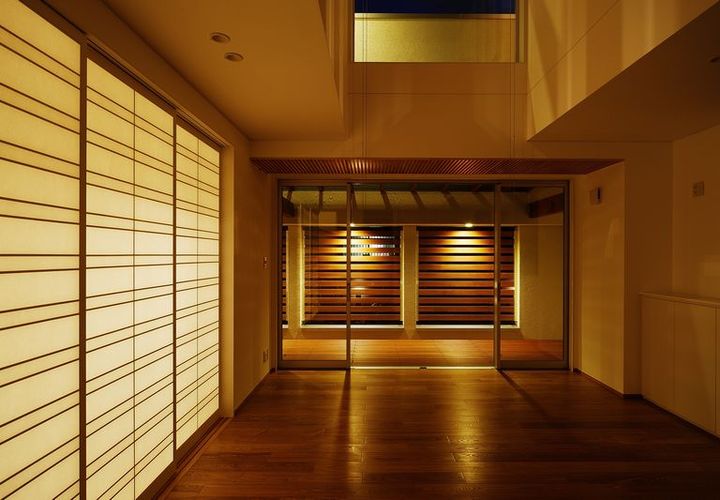夜にはモダン和風の雰囲気