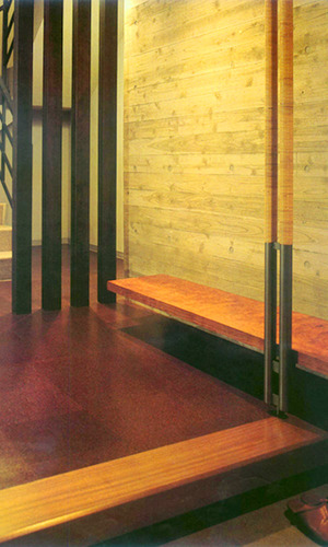 玄関のベンチと手すり