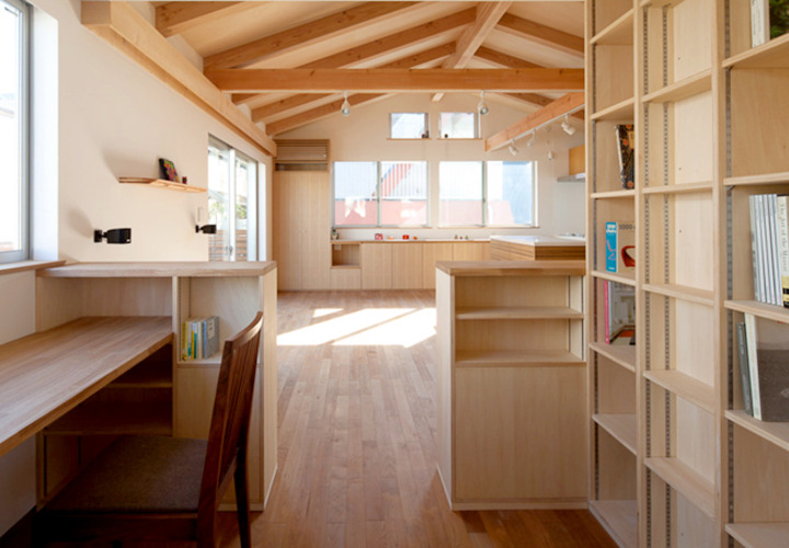 リビング、子供室とつながるオープンな図書スペース