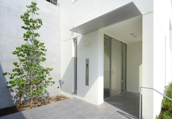 玄関アプローチ