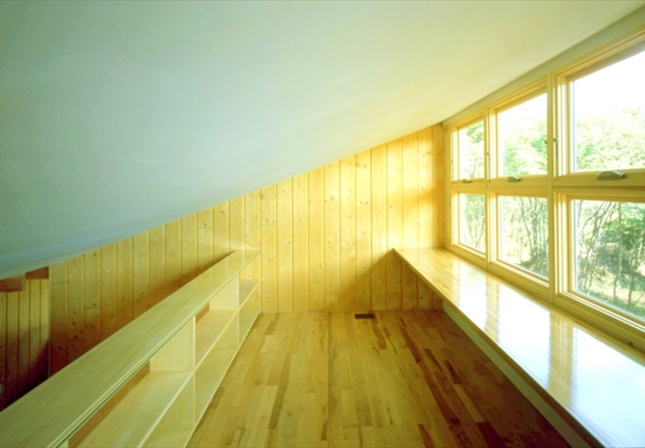 違った視線で自然を楽しむことができる書斎