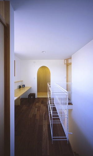 書斎コーナーがある廊下