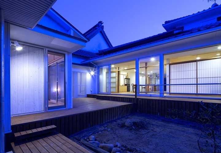 回遊出来る中庭空間