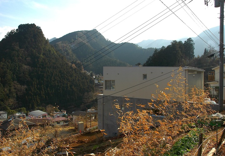 傾斜地に建っているため、眼前に広がる、遮るもののない雄大な景色