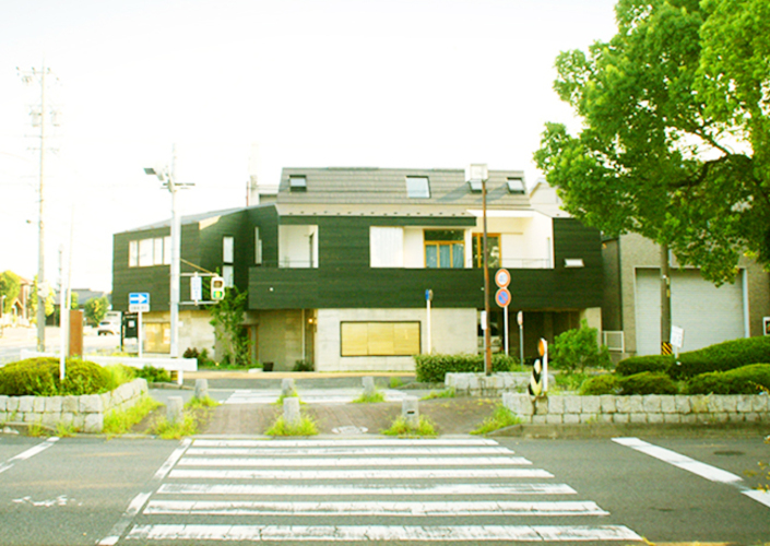 ケローナ通り沿いの住宅