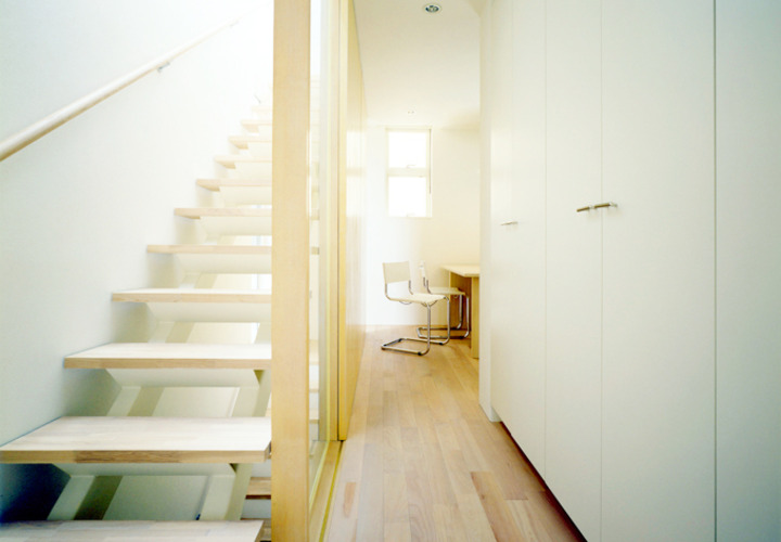 上階からの光を階下で最大限利用する