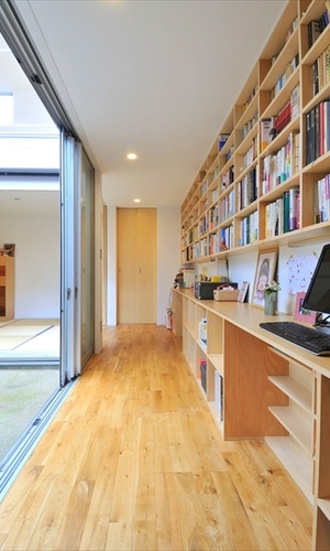 1階ライブラリー