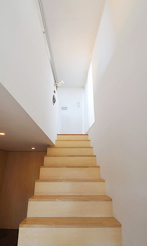 階段見上げ