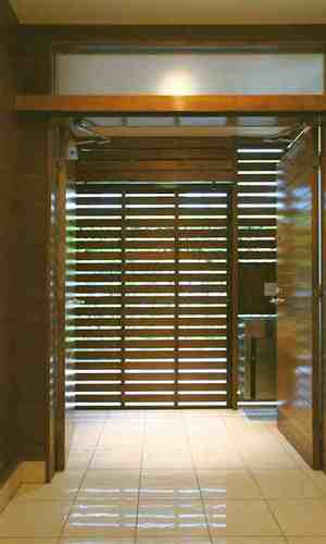 ２種類の玄関建具