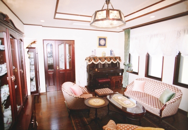 居間　クラシカル調