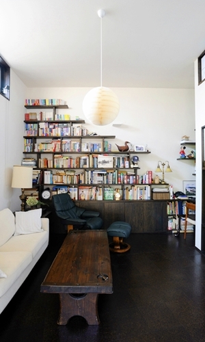 リビングの本棚