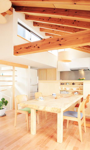 天井高のあるダイニング