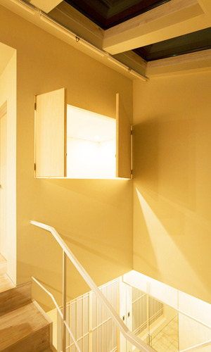 内観５／吹き抜け／夜