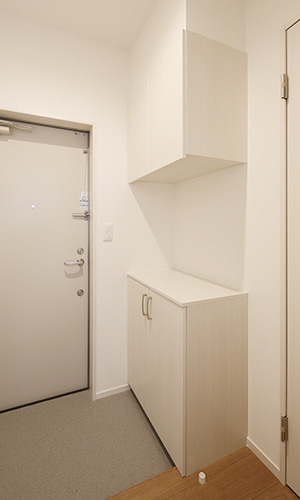 白で統一した玄関収納